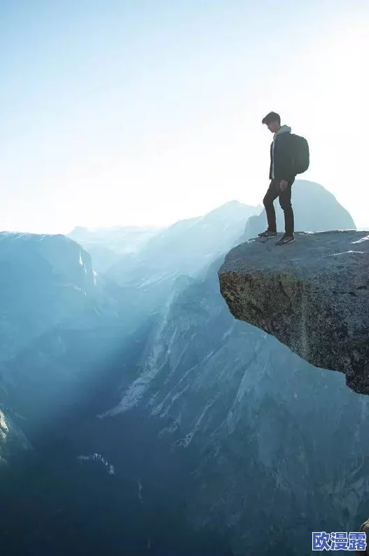 海角披风少年：探寻少年在海角的成长与自我发现旅程，揭示海洋与青春的深厚连接与冒险精神
