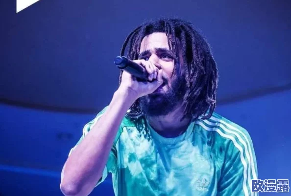 老人黑人rapper组合：一支由年长的黑人说唱艺术家组成的音乐团队，他们通过独特的风格和人生经历传递深刻的社会信息