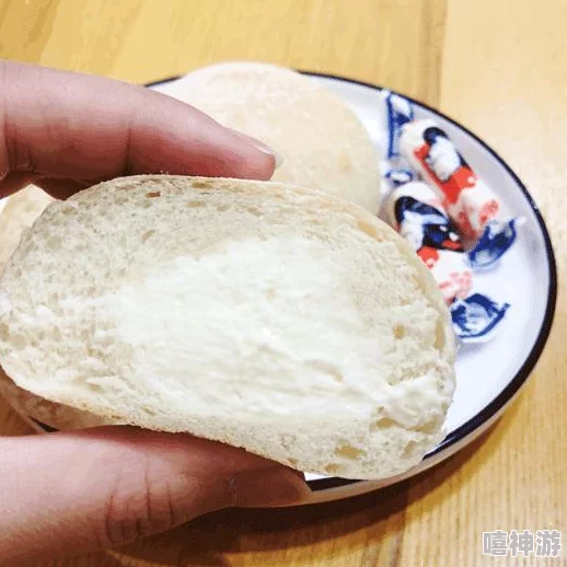 女生大白兔奶糖和男生生产牛奶:甜蜜与营养的奇妙结合,探讨现代饮食文化中的性别角色与食品选择 女生大白兔奶糖和男生生产牛奶:甜蜜与营养的奇妙结合,探讨现代饮食文化中的性别角色与食品选择