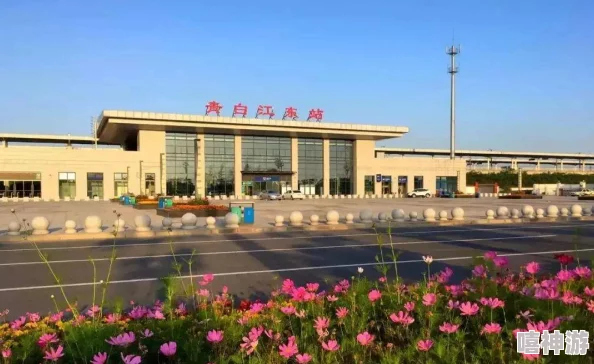 按尺寸坐公交车小镇20路，方便居民出行，提升交通便利性与生活质量，让每位乘客都能享受舒适旅程