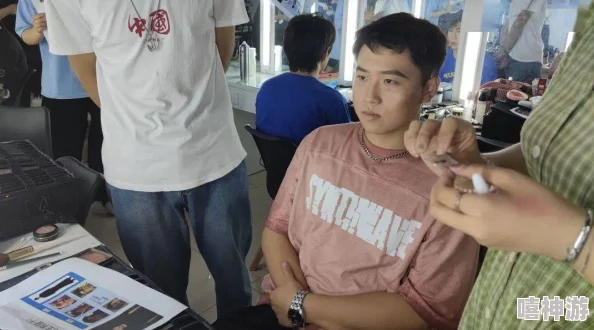 麻花传剧在线mv：明星们私下的趣事曝光，幕后花絮让人捧腹大笑！