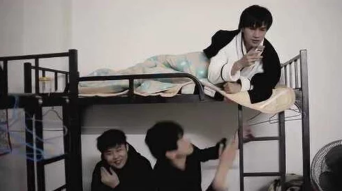 宿舍h3c陆岩陈述：传闻他与室友暗恋，竟在深夜偷偷交换情书引发热议！