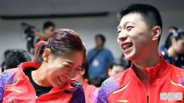 一小孩半夜给姐姐吃困吧,网友:这是什么神仙兄妹情?真是太暖心了!希望我也能有这样的弟弟! 一小孩半夜给姐姐吃困吧,网友:这是什么神仙兄妹情?真是太暖心了!希望我也能有这样的弟弟!