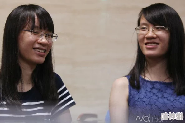 双胞胎姐妹齐上阵许多说许多:探讨双胞胎的心理和社会影响,及其对个人成长的独特贡献 双胞胎姐妹齐上阵许多说许多:探讨双胞胎的心理和社会影响,及其对个人成长的独特贡献
