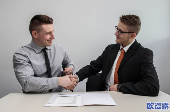 瞒着丈夫说在公司加班追剧，女性消费文化与隐秘生活的悲喜交加与心理健康影响分析