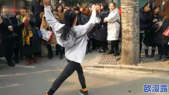 差差不多视频30分钟轮滑电视剧，讲述了一群年轻人在轮滑运动中追求梦想与友情的故事，展现了青春的热血与奋斗