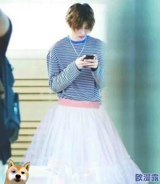 男生坤坤放进女生坤坤——探讨性别认同与青年文化之间的关联与影响