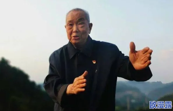 老头与老头同性谢精爽戶：揭示了当代社会对老年人性别认同和情感需求的深刻理解与关注