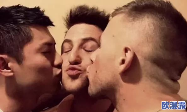男同教练Gay互吃鳮,展现了同性恋群体在体育领域中的亲密关系与支持,同时也引发了对性别认同和社会接受度的讨论 男同教练Gay互吃鳮,展现了同性恋群体在体育领域中的亲密关系与支持,同时也引发了对性别认同和社会接受度的讨论