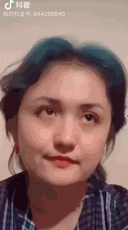 十八岁新疆女rapper主演,引发网友热议:她的音乐才华与独特风格让人刮目相看,期待更多作品! 十八岁新疆女rapper主演,引发网友热议:她的音乐才华与独特风格让人刮目相看,期待更多作品!