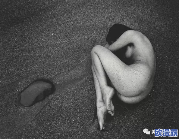 肉体摄影:艺术与身体的交融,探讨人类形态在视觉艺术中的表现与意义 肉体摄影:艺术与身体的交融,探讨人类形态在视觉艺术中的表现与意义
