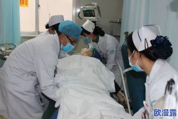 巴掌狠揍红肿臂瓣,医生紧急处理伤情并进行后续康复治疗,患者恢复情况逐渐好转 巴掌狠揍红肿臂瓣,医生紧急处理伤情并进行后续康复治疗,患者恢复情况逐渐好转