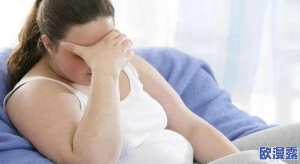 男人的 伸到 屁股，震惊！医生揭示这一行为如何影响男性健康和生活质量，引发热议！