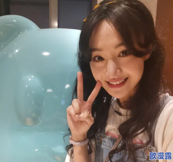 汤芳大胆玉门打开无遮挡,惊爆众人眼球,突破禁忌引发热议,网友热烈讨论其背后真相! 汤芳大胆玉门打开无遮挡,惊爆众人眼球,突破禁忌引发热议,网友热烈讨论其背后真相!