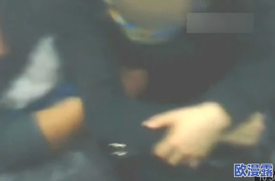 男女疯狂一边摸一边做羞羞视频，竟然引发全网热议，网友们纷纷表示无法直视！