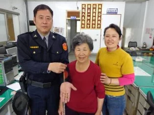 农民工村老妇奶BBWBBw：探讨农村老年女性在城市化进程中的生活现状与挑战，以及她们对家庭和社会的影响