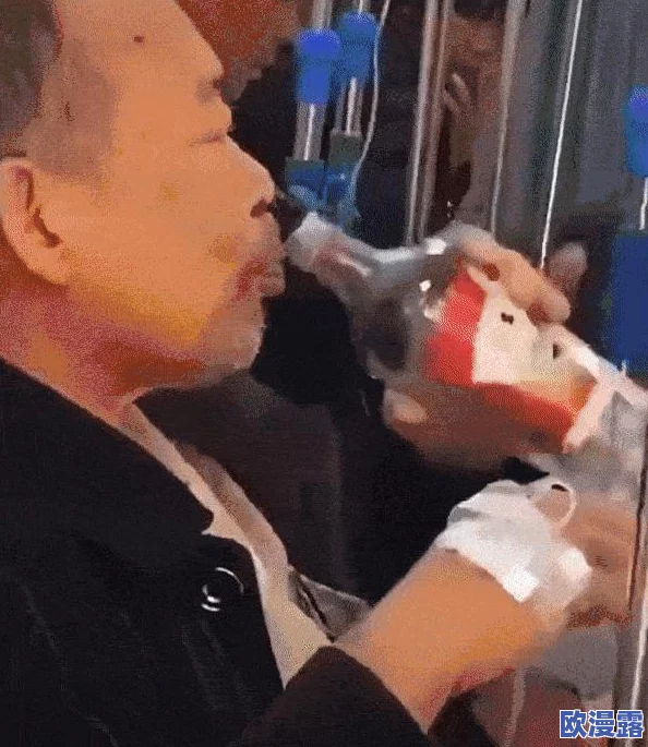 护士蕾丝丝袜强行扒开gif：近日网络热传，护士在工作中展现出惊人技巧，引发网友热议与讨论，成为社交媒体焦点