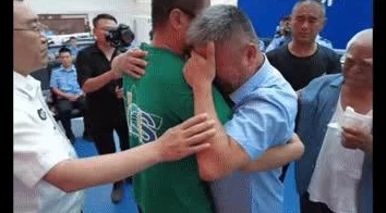 三个媳妇一锅烩大团圆的来源＂背后竟隐藏着一个鲜为人知的传统习俗，揭示家庭团聚的深刻意义！