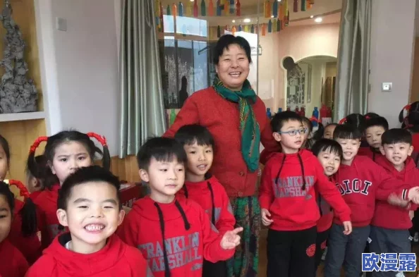 回姥姥家的路上和妈妈在后座，阳光透过树叶洒下温暖的光影，车窗外的风景如画般美丽动人