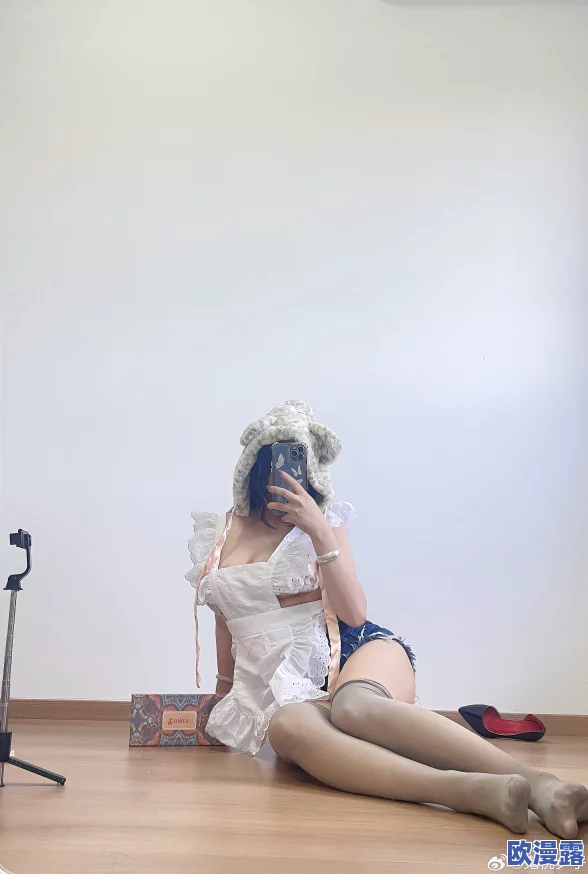 福利姬麻酥酥被草喷水，网友热议其最新动态与直播表现引发关注，粉丝纷纷留言支持与讨论