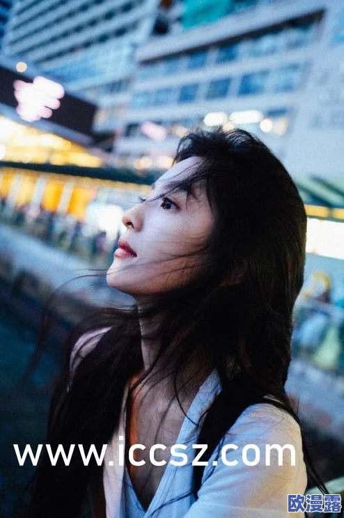 高跟丝袜美女一级毛片,网友们纷纷表示这种风格既性感又优雅,展现了女性的魅力与自信 高跟丝袜美女一级毛片,网友们纷纷表示这种风格既性感又优雅,展现了女性的魅力与自信
