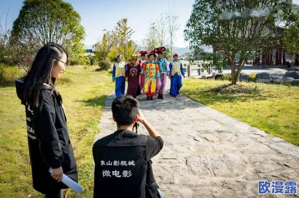 麻豆怡春院最新动态：全新场馆升级，提供更优质的服务与体验，吸引众多顾客前来光临！