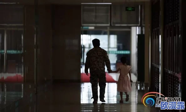 海角披风少年爱妈妈酒店:感人故事引发网友热议,温情瞬间让人泪目! 海角披风少年爱妈妈酒店:感人故事引发网友热议,温情瞬间让人泪目!