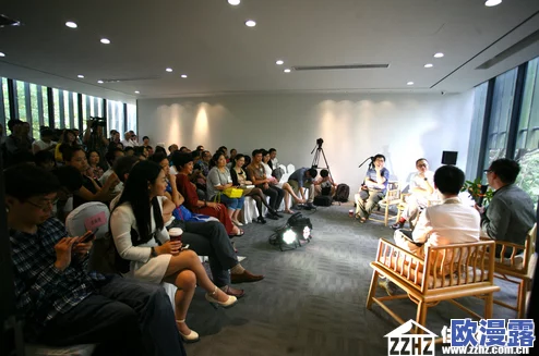 年轻情侣主圣水vk：最新动态揭示他们的甜蜜生活与互动，吸引了众多网友的关注与讨论
