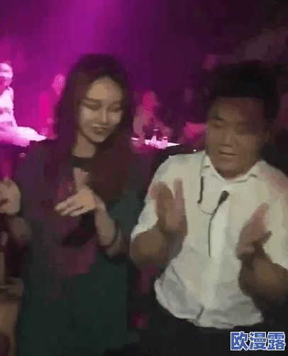 摸逼逼视频:最新动态揭示了该视频的热度持续上升,吸引了大量观众关注与讨论 摸逼逼视频:最新动态揭示了该视频的热度持续上升,吸引了大量观众关注与讨论