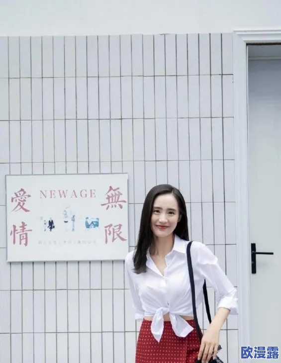 脱全光的美女全身：近日，一位模特在社交媒体上发布了一组大胆的艺术摄影作品，引发了广泛关注与讨论