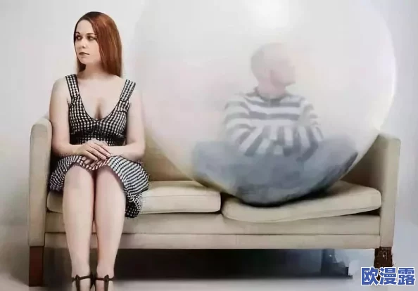 男人用力躁女人视频小v，狂野激情不容错过，性感火辣画面让你欲罢不能