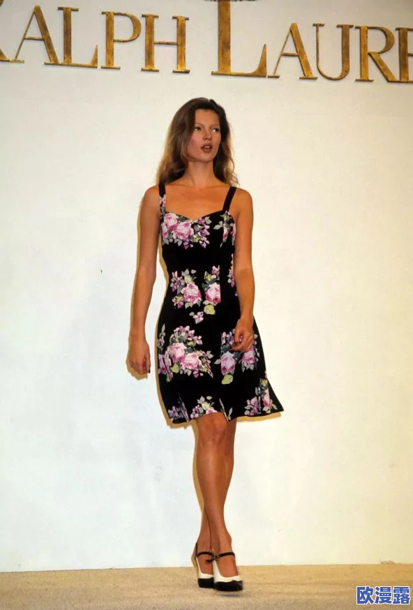 大胆国模肉肉啪啪人体：最新动态展示了模特们在时尚界的独特风格与自信表现，吸引了众多关注与讨论