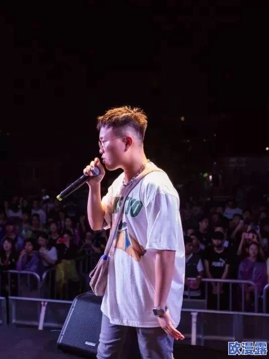 jazz老师和hiphop老师的区别:从教学风格到音乐文化,深入分析两者的独特之处与相互影响 jazz老师和hiphop老师的区别:从教学风格到音乐文化,深入分析两者的独特之处与相互影响