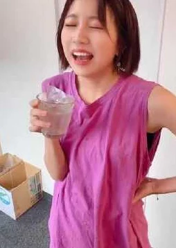 日本夏冰寒说：好爽好深胸好大好多水视频，近日在社交平台上引发热议，众多网友分享观看体验，讨论内容精彩纷呈