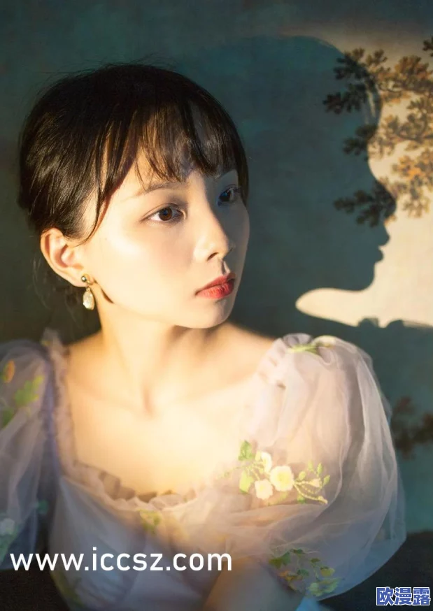 糖心制服诱惑，真是让人眼前一亮，既可爱又性感，完美结合了甜美与魅力