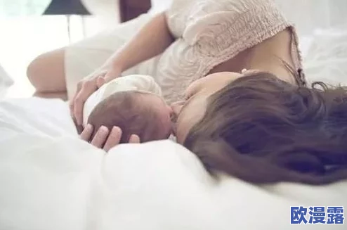 脱了乳罩喂男人吃奶喷出奶水在生活中我们要关注彼此的需求与关爱共同创造温暖和谐的关系让爱传递